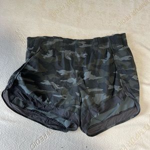 Athleta camo green running shorts